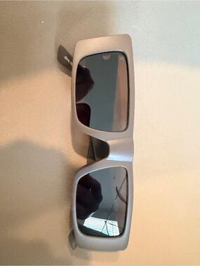 Matte Silver Rectangular Women's Sunglasses – Contemporary Style